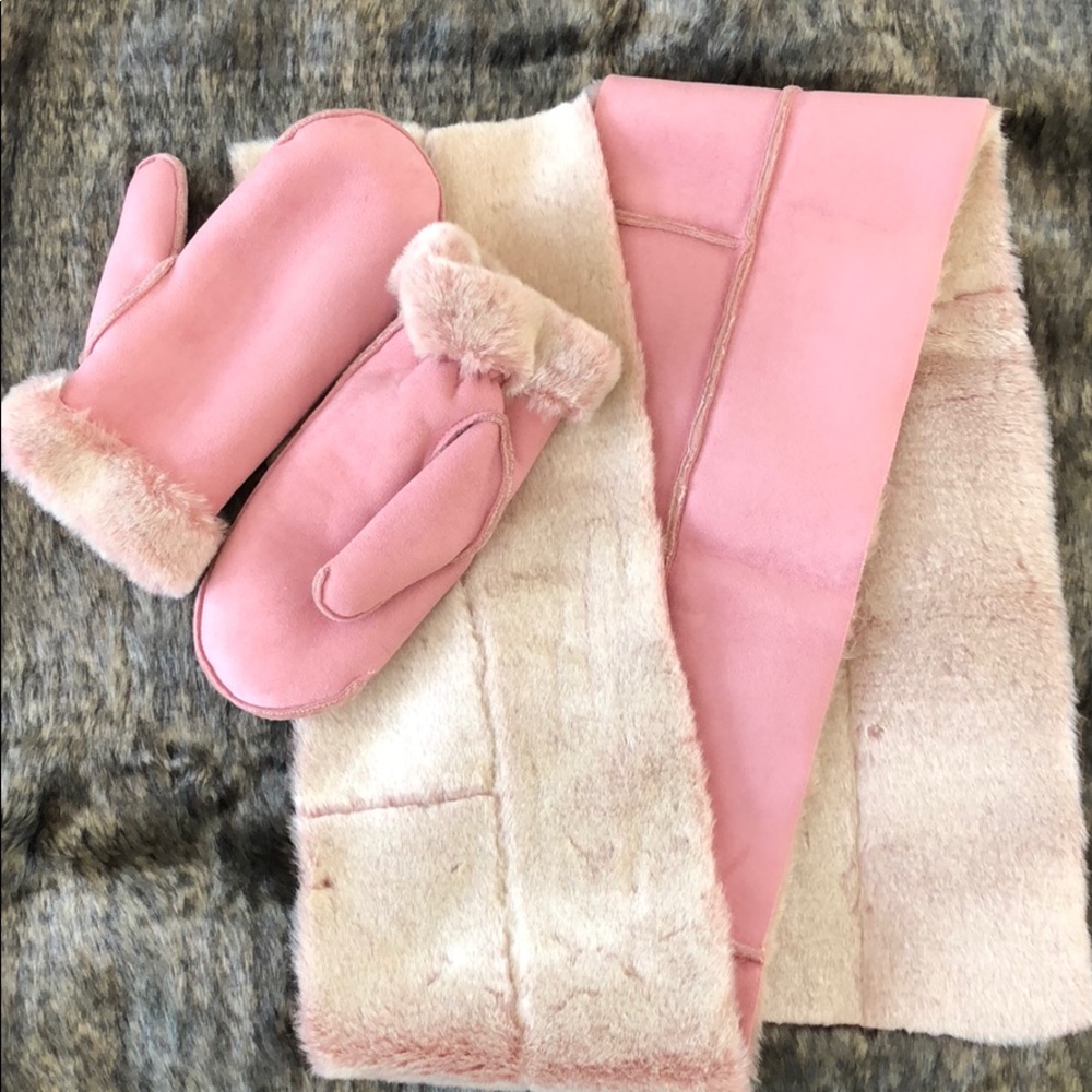 NWOT Pink Suede & Faux Fur Scarf & Mittens